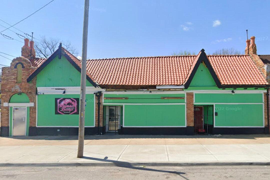 Police: 3 Dead, 2 Wounded in Early Morning Shooting at Kansas City Bar