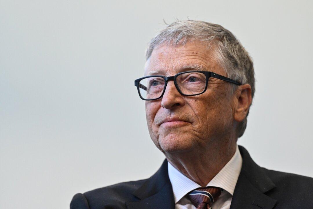 Bill Gates Says Personal AI Agents Could Change Consumer Behavior, Impact Retail Giants Including Amazon