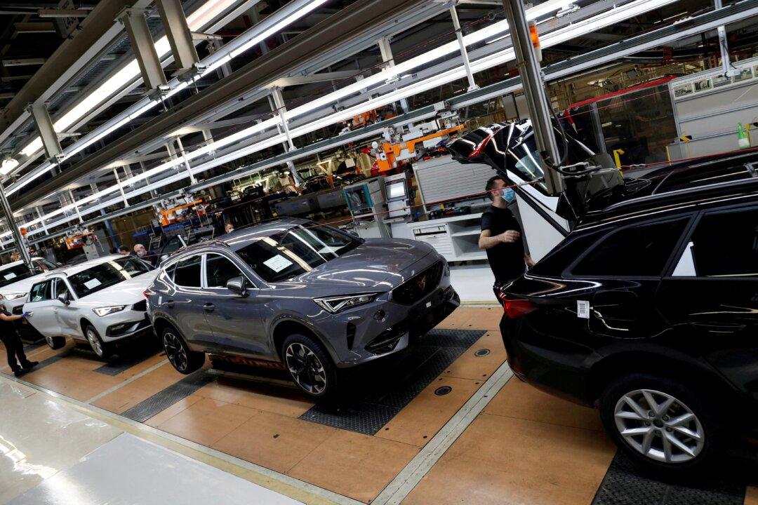 Eurozone Business Growth Solid in May but Shows Signs of Easing: Flash PMI