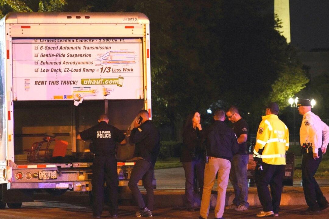 Driver Accused of Crashing Truck Near White House Charged With Threat to Kill President