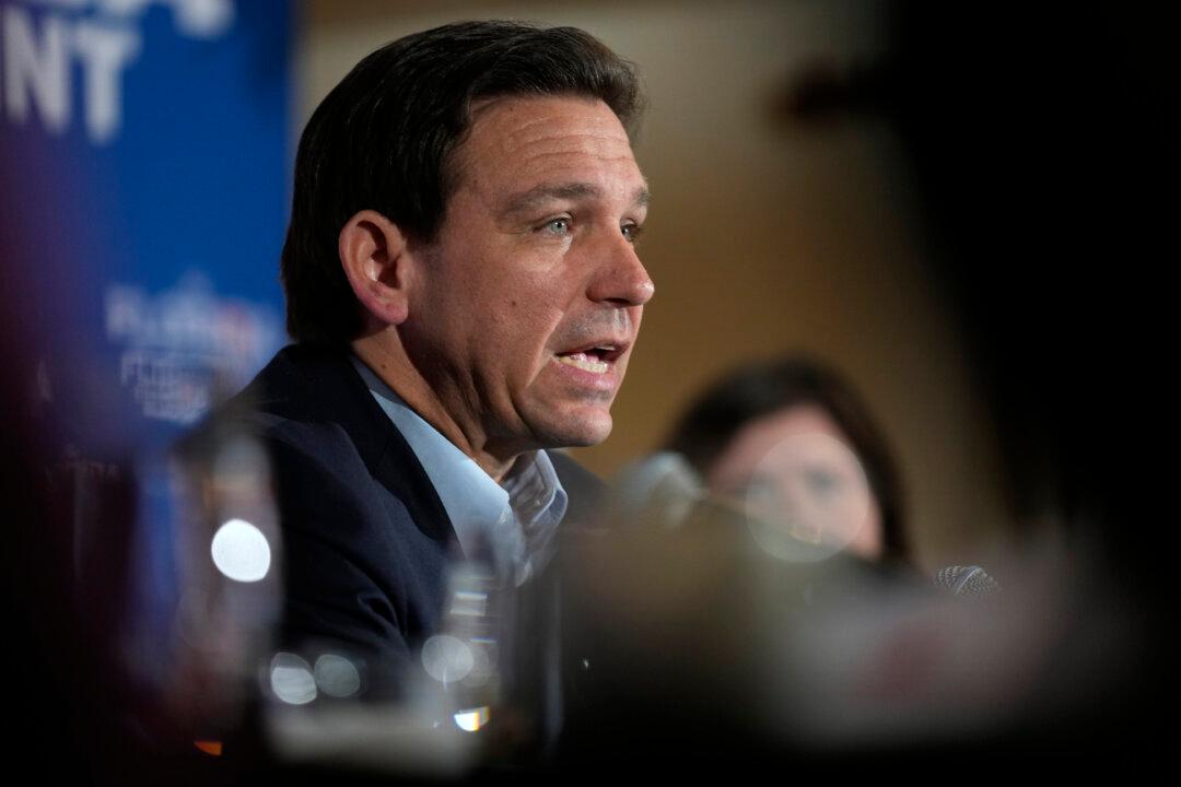 Speaking to Homeschool Parents, DeSantis Pounds Parental Rights and Educational Change