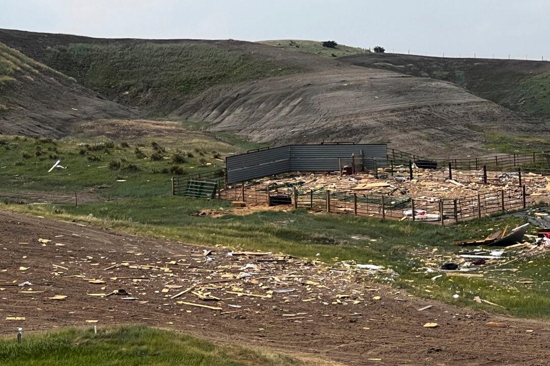 3 People Killed When House Explodes in South Dakota