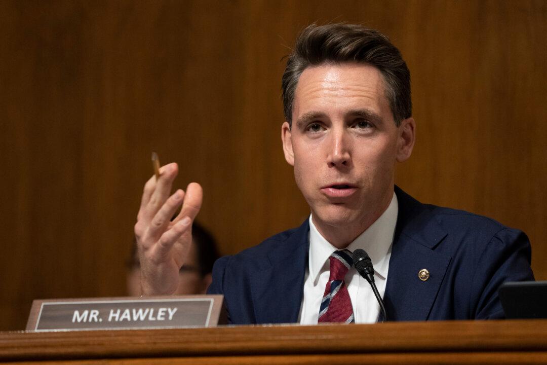 Sen. Hawley Introduces Legislation to Boost Tariffs on Chinese Vehicles