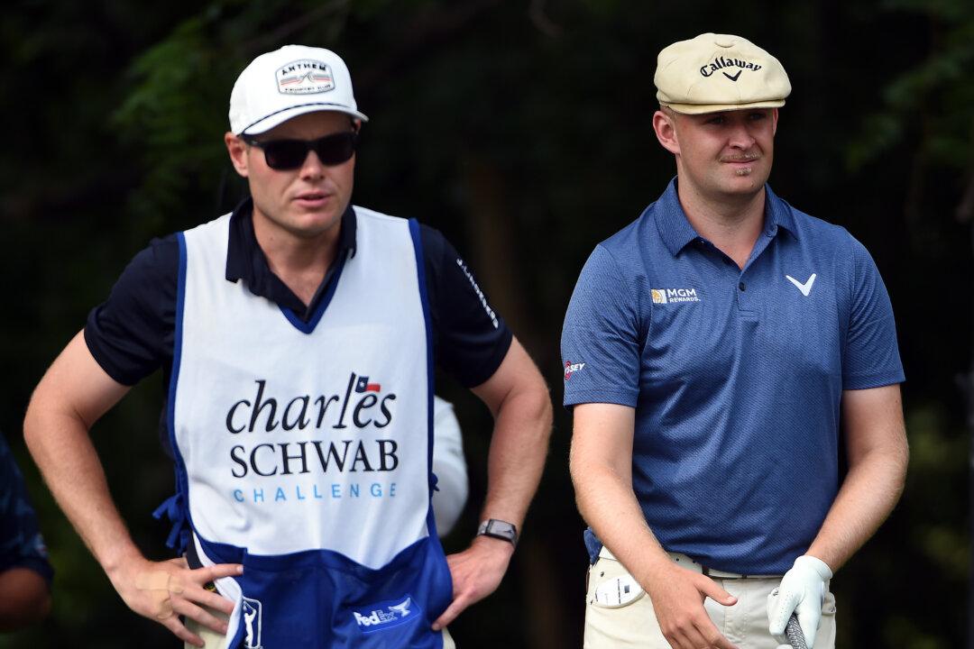 Tour Rookie Hall up 3 Despite English Ace at Colonial, ‘Block’ Party Over