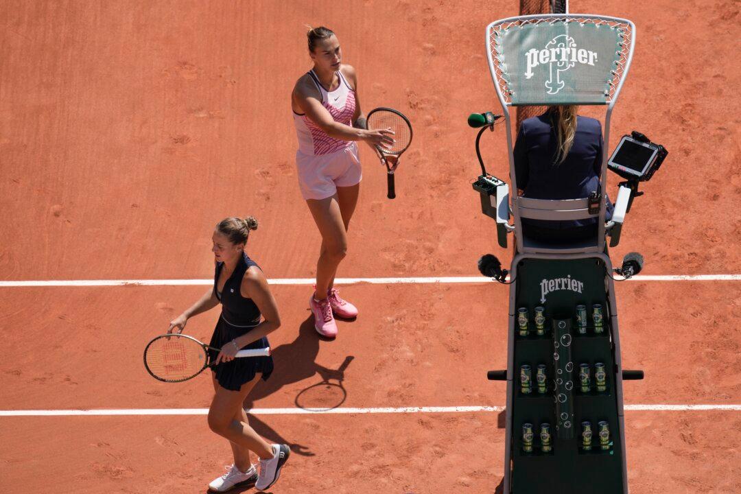 Ukraine’s Kostyuk Booed for Refusing to Shake Hands With Belarus’ Sabalenka at French Open