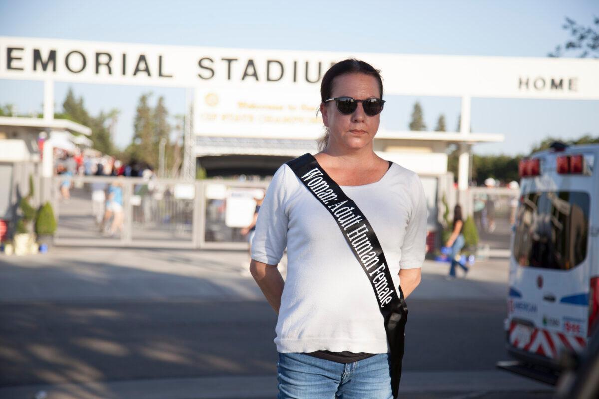 Kara Dansky, president of Women’s Declaration International USA at the Buchanan High School in Clovis, Calif., on May 27, 2023. (Lear Zhou/The Epoch Times)