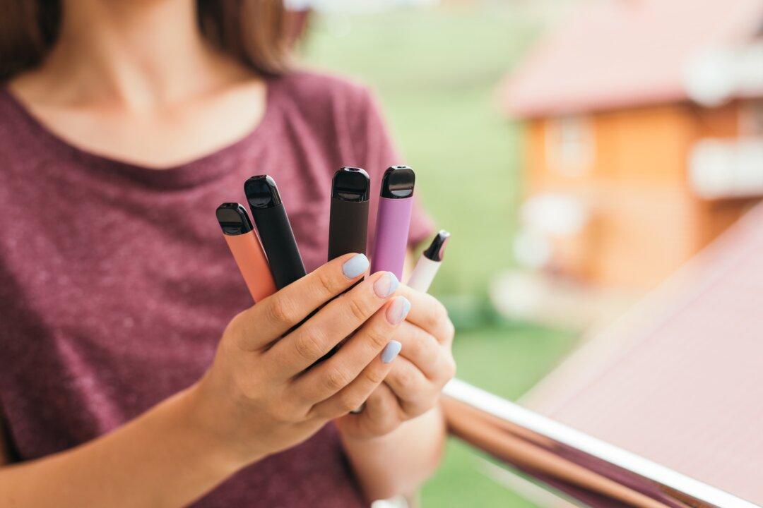 Australian Politicians Concerned Children Are Getting Their Hands on Illegal Vapes