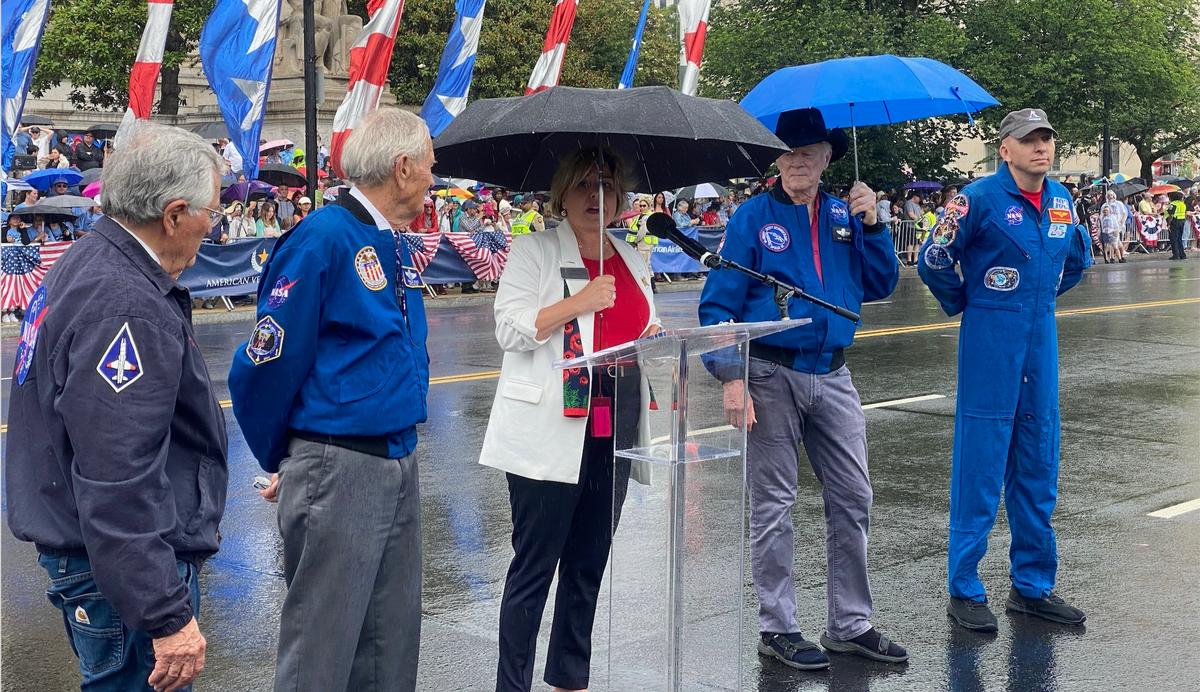 Apollo Astronauts Say US Needs to Take Space Seriously in ‘New Cold War’ With China