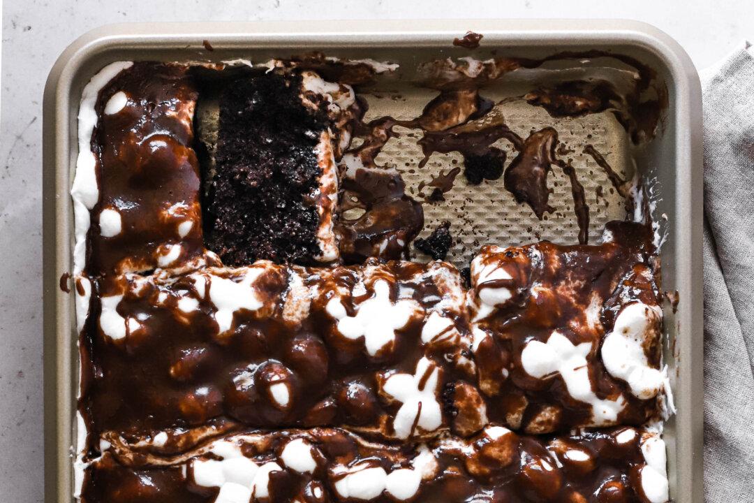 Mississippi Mud Cake Makes Marshmallows the Star