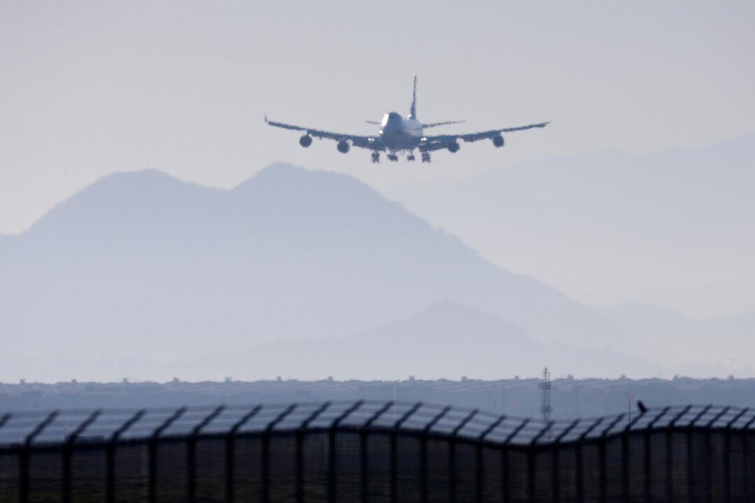 Redo of Federal Plane Evacuation Tests Sought as Passengers Squeeze Into Smaller Spaces