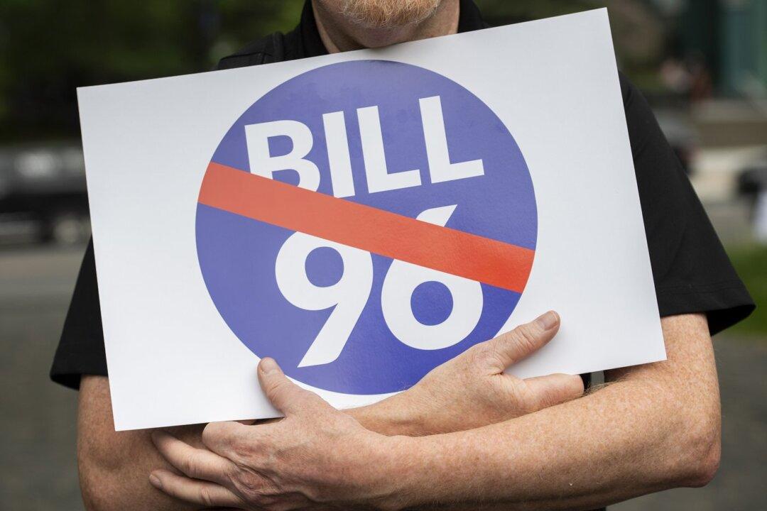 Bill 96: Quebec Public Servants Now Required to Make ‘Exemplary’ Use of French