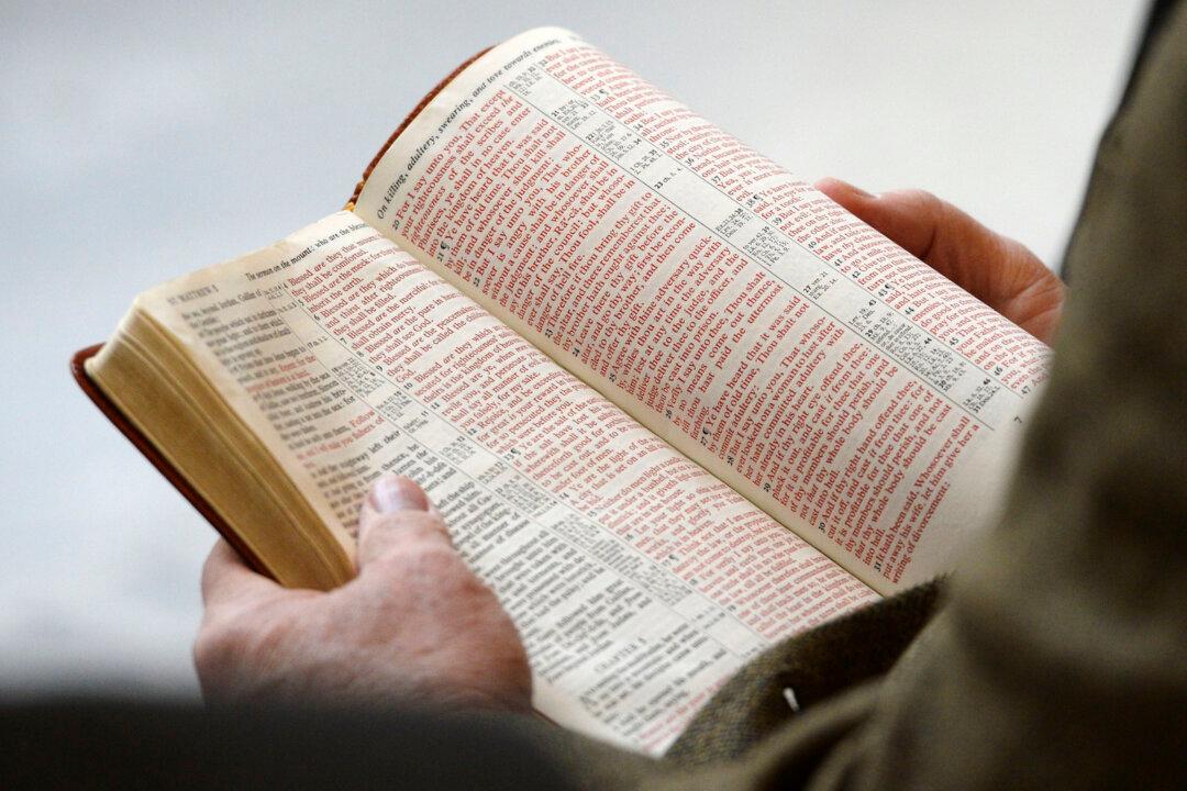 Arizona School Official Sues District That Prohibited Her From Quoting Bible