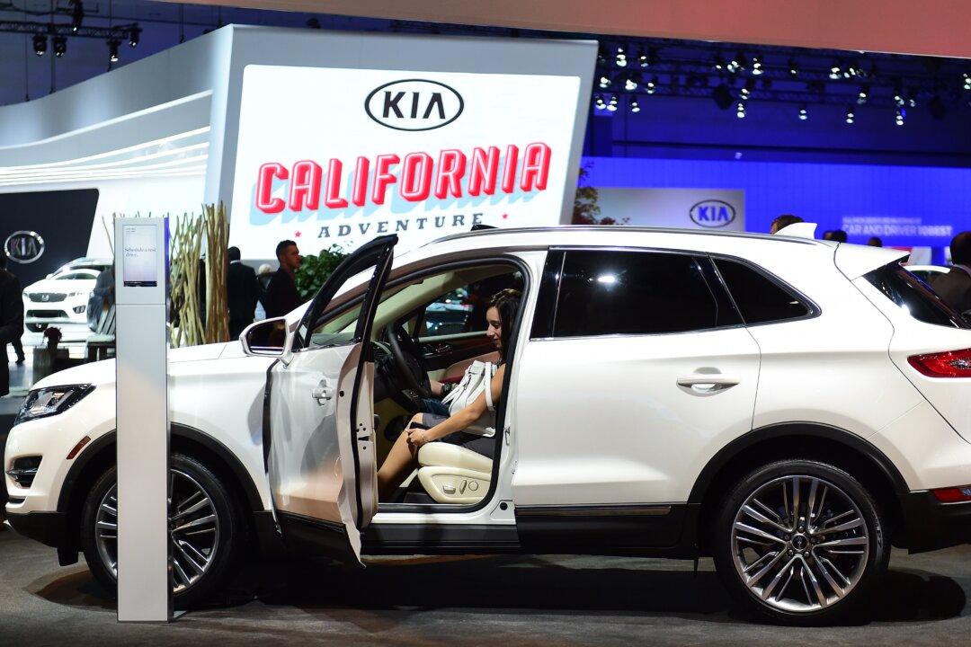 Newsom Signs Bill to Allow Carmakers to Opt Out of Changes to ‘Lemon Law’