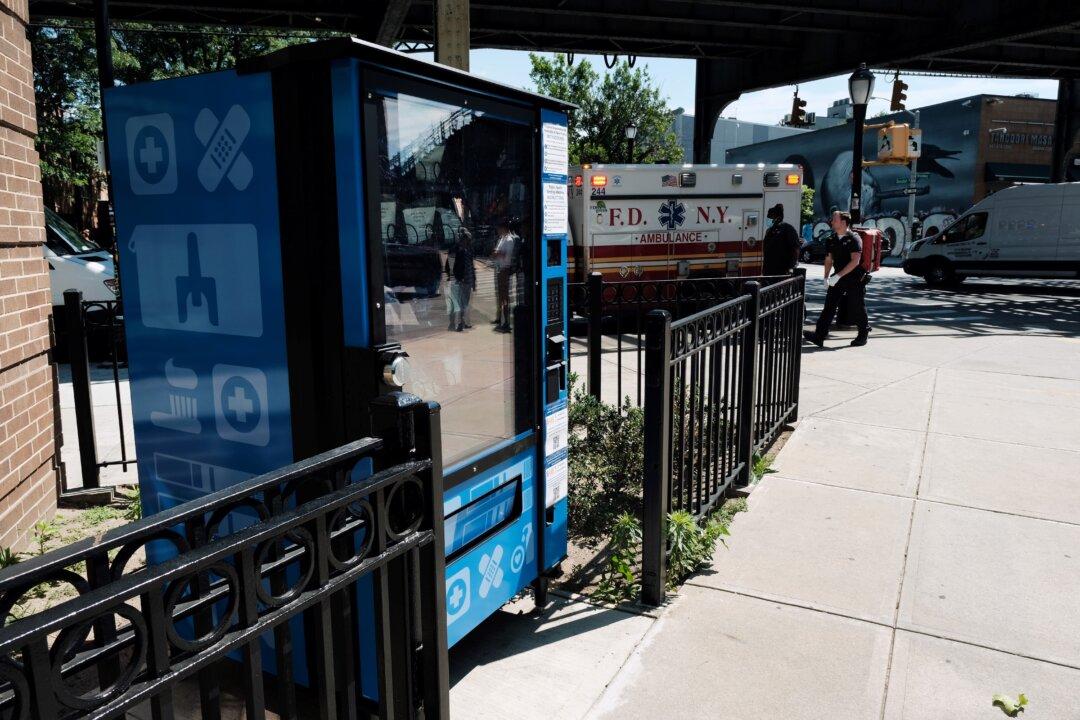 Former Police Commissioner Slams NYC’s Vending Machines for Drug Addicts