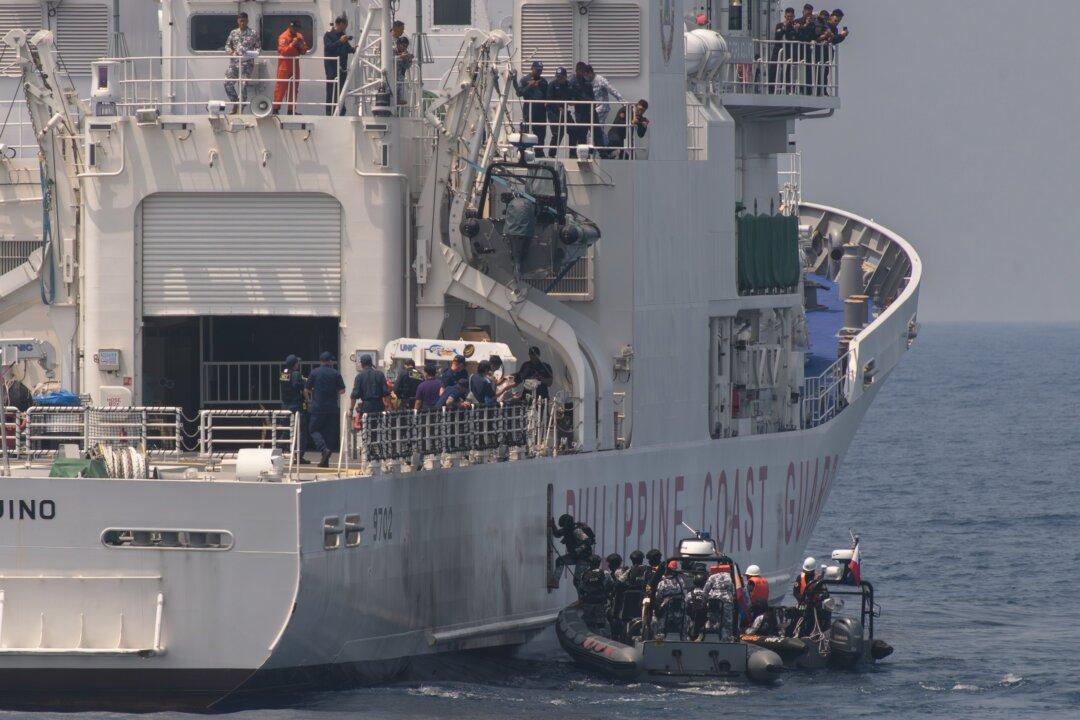 US, Japan, Philippines Pledge to Strengthen Trilateral Defense Capabilities