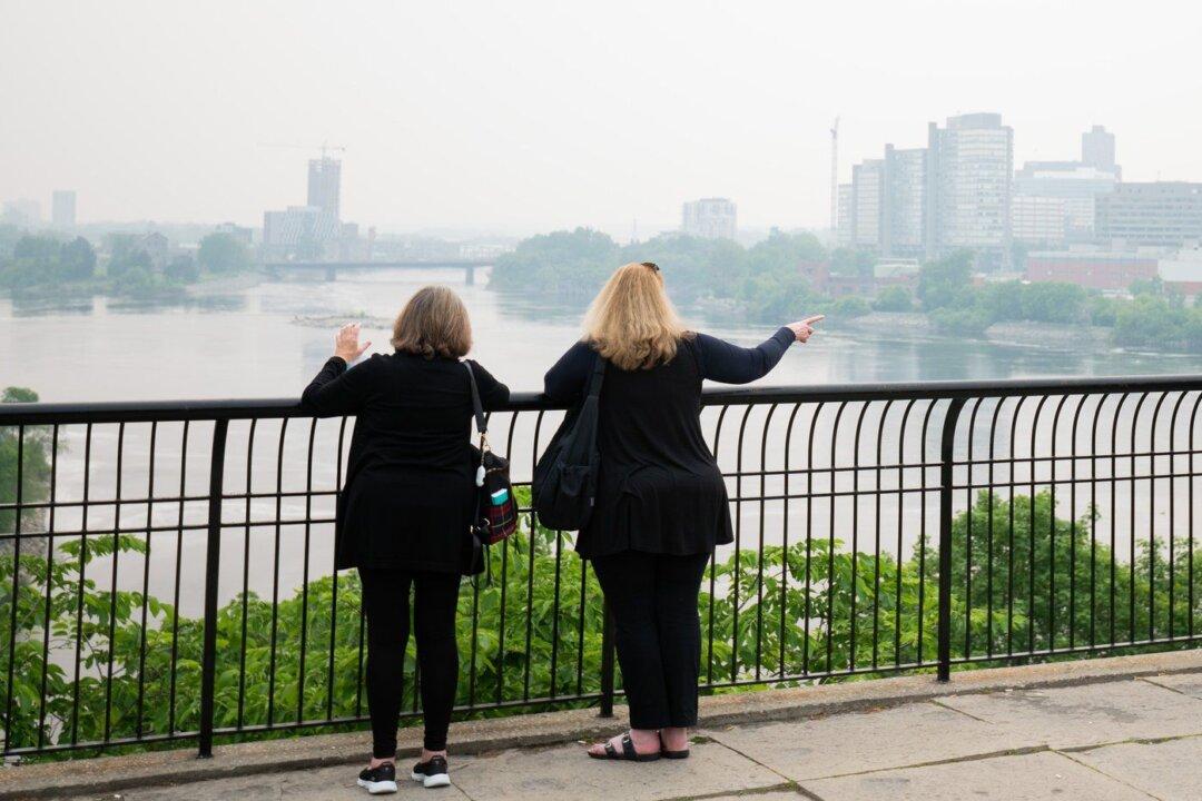 Ford Urges Ontarians Not to Light Campfires as Crews Battle Wildfires in ‘Full Force’