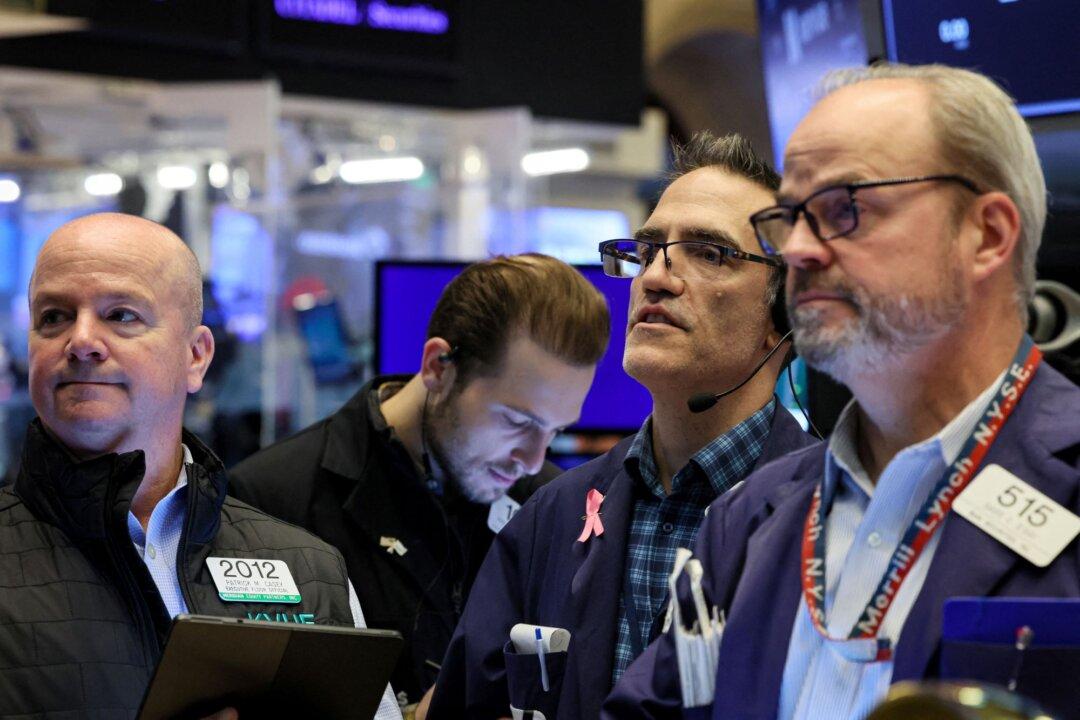 S&P 500, Nasdaq Hit Fresh One-Year Highs After May Inflation Data