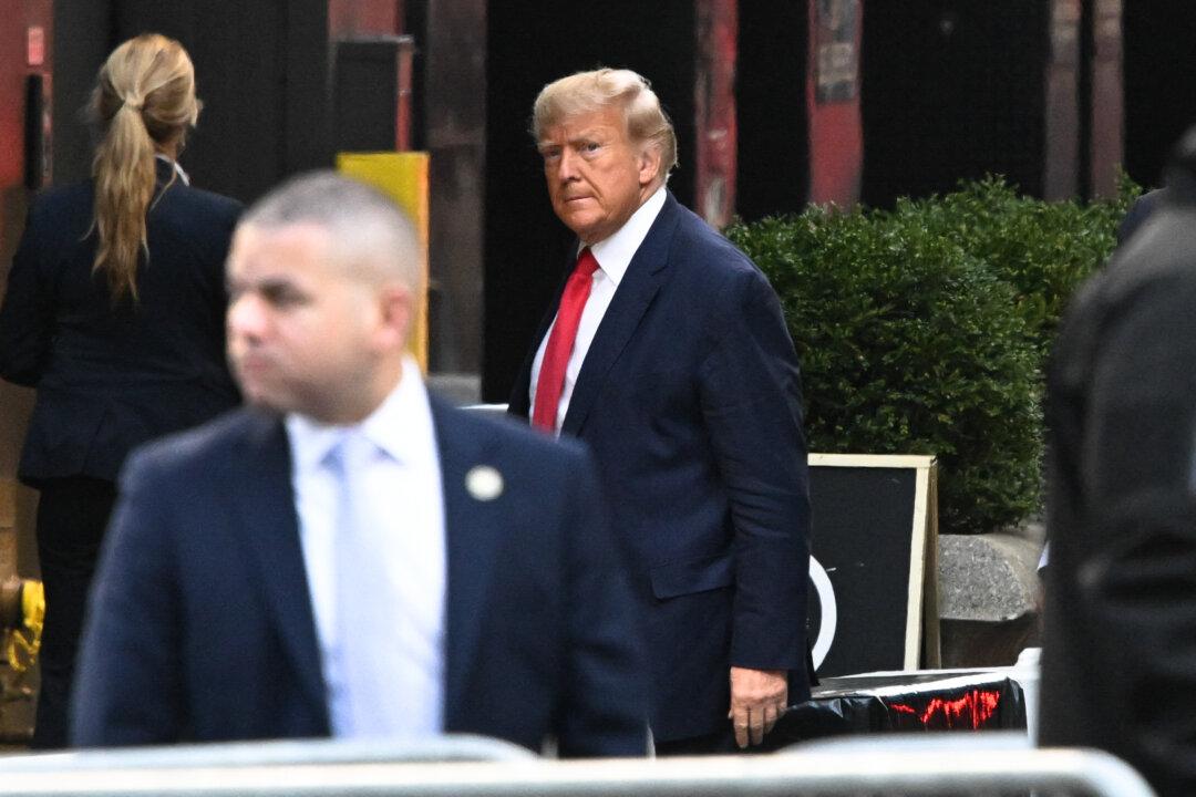 Judge Reverses Pause on Trump Gag Order in Federal Election Case