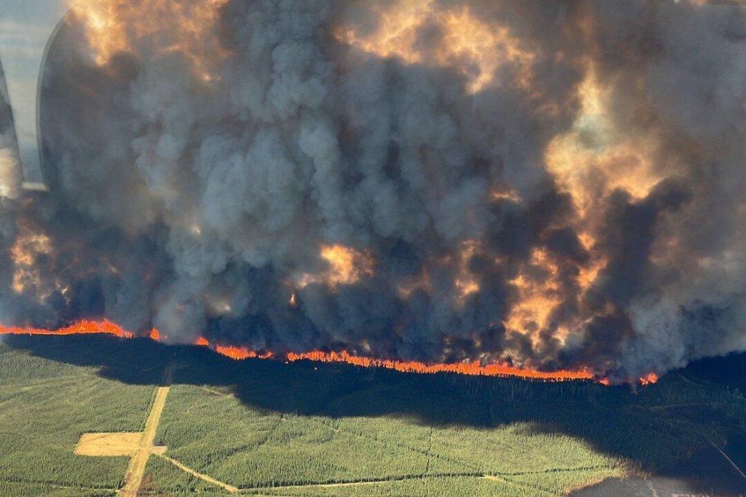 Tackling BC’s Largest Ever Wildfire Means Letting Some of It Burn, Province Says