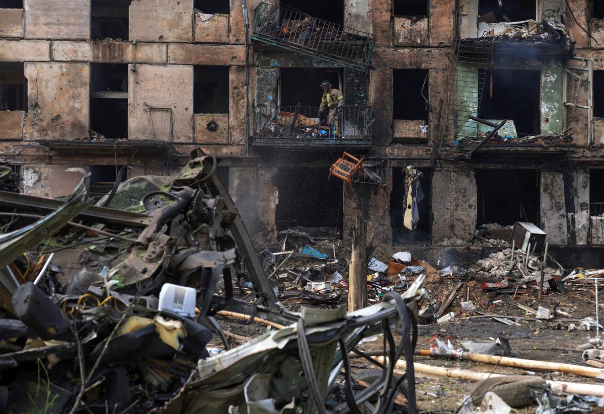 Russian Missile Attack Kills 11 in Ukrainian President’s Hometown