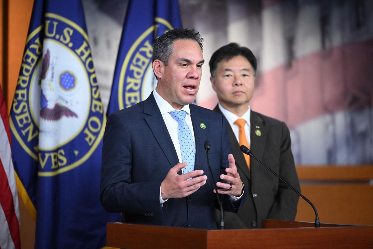House Democrat Leader Slams Republicans Defending Trump After Federal Indictment
