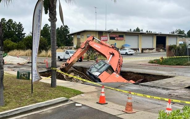 Miramar-Area Construction Mishap Causes Gas Leak, Water-Service Outage