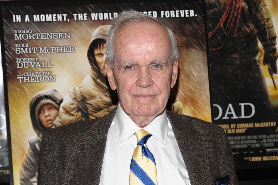 Cormac McCarthy, Lauded Author of ‘The Road’ and ‘No Country for Old Men,’ Dies at 89