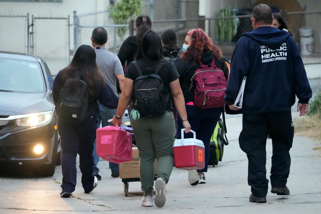 6th Bus of Illegal Immigrants From Texas Arrives in LA