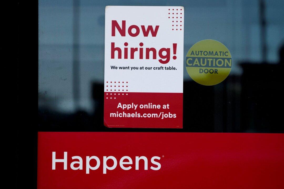 Number of Americans Filing for Jobless Claims Is Elevated for 2nd Straight Week