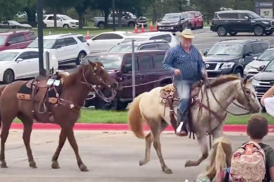 Dad Picks Up His Son From Last Day of School on Horseback to Keep His Childhood Tradition Alive