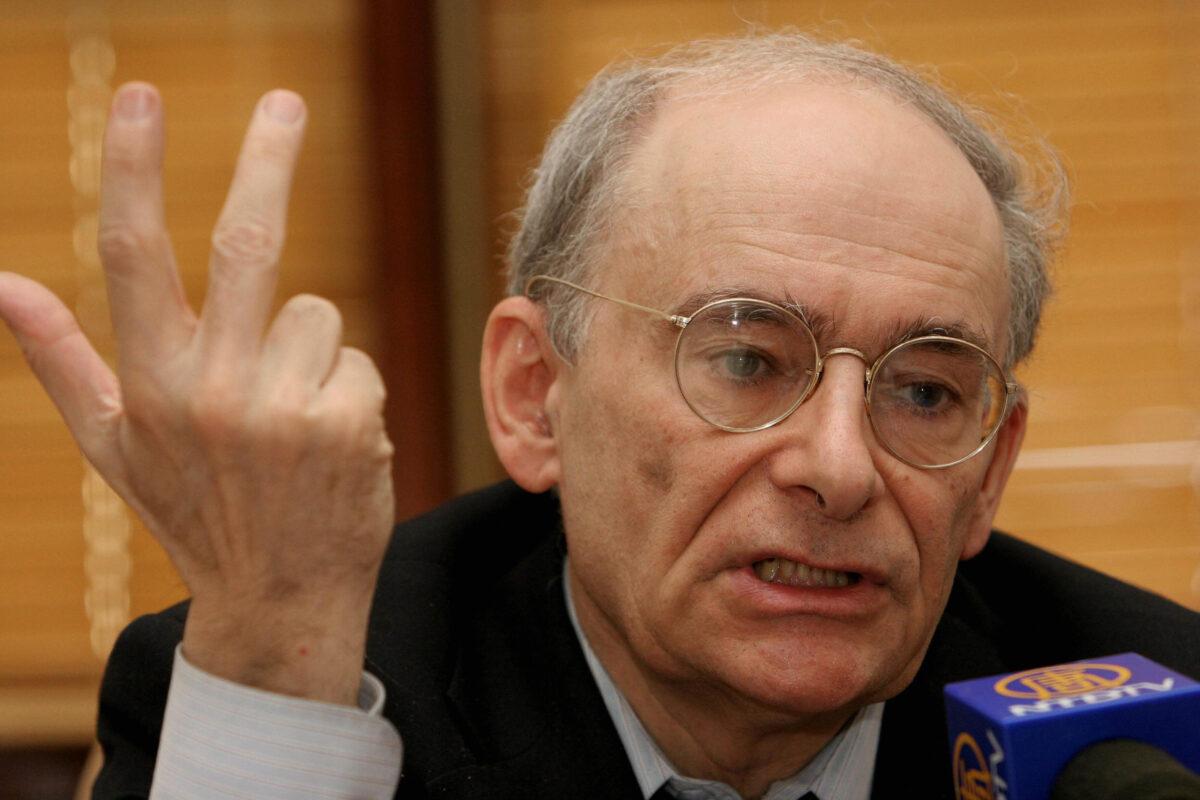 Lawyer David Matas gestures as he speaks during a press conference in Hong Kong, on July 17, 2006. (Woody WU/AFP via Getty Images)