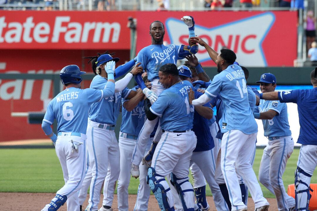 MLB Roundup: Royals Erase 6-run Deficit, Stun Angels