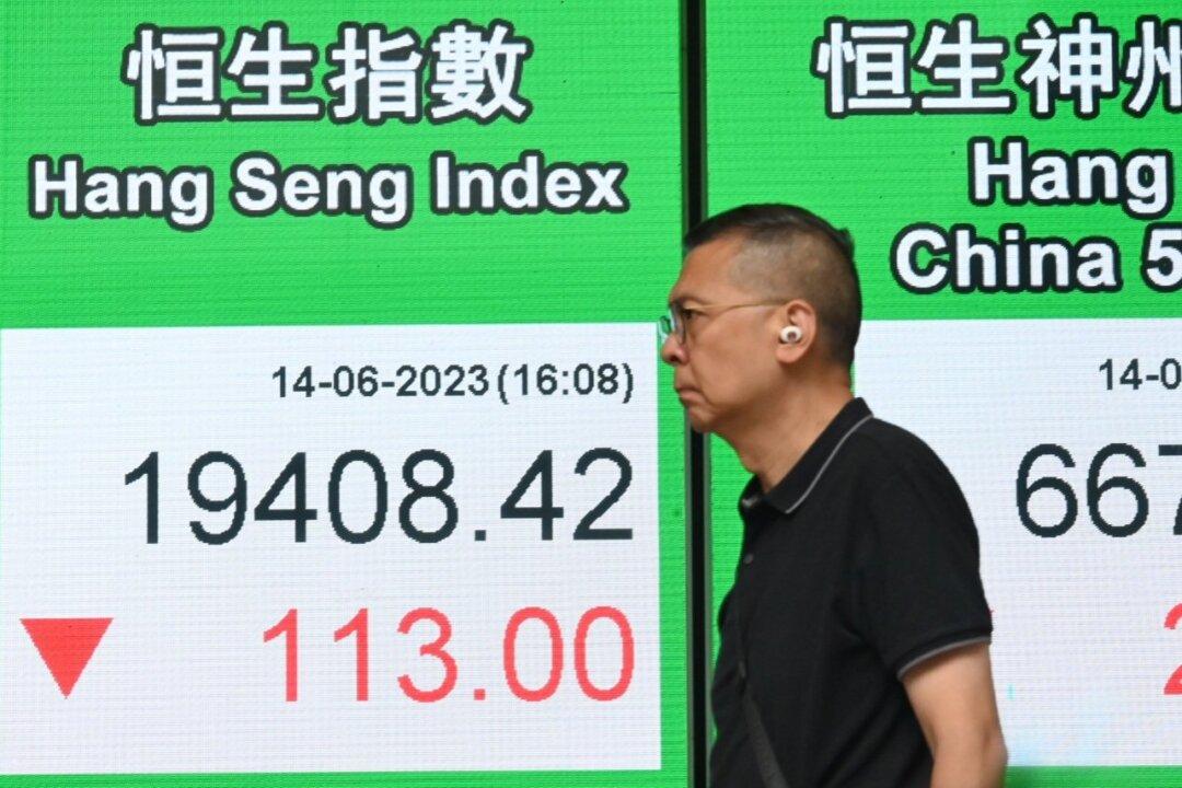 While Asian Stock Markets Soar, China’s Stock Market Suffers Losses