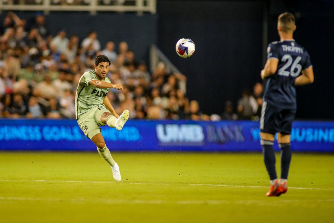 Carlos Vela’s Late Blast Lifts LAFC Over Sporting KC