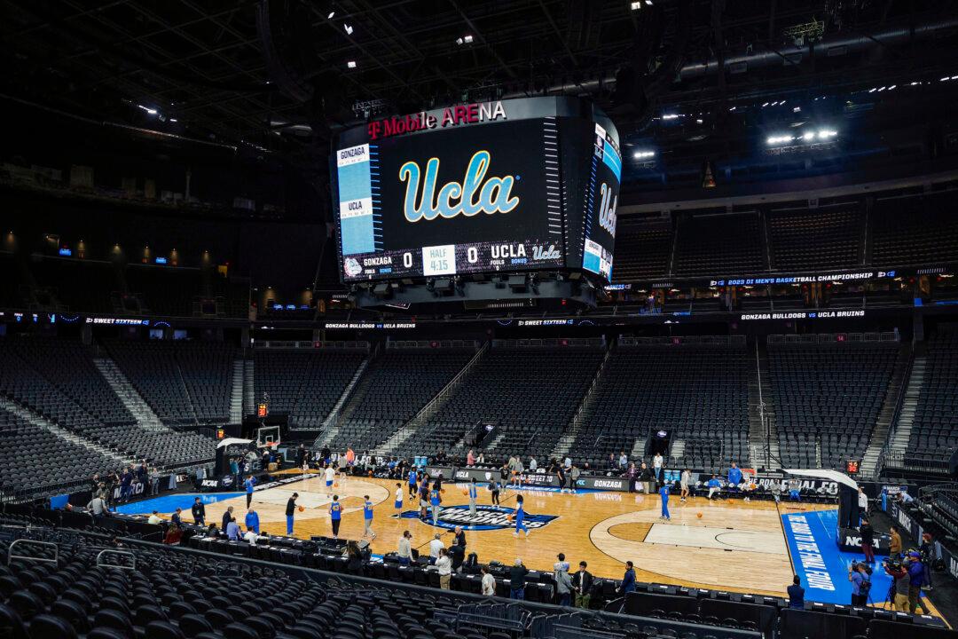 Bipartisan Senators Introduce Bill to Protect College Athletes