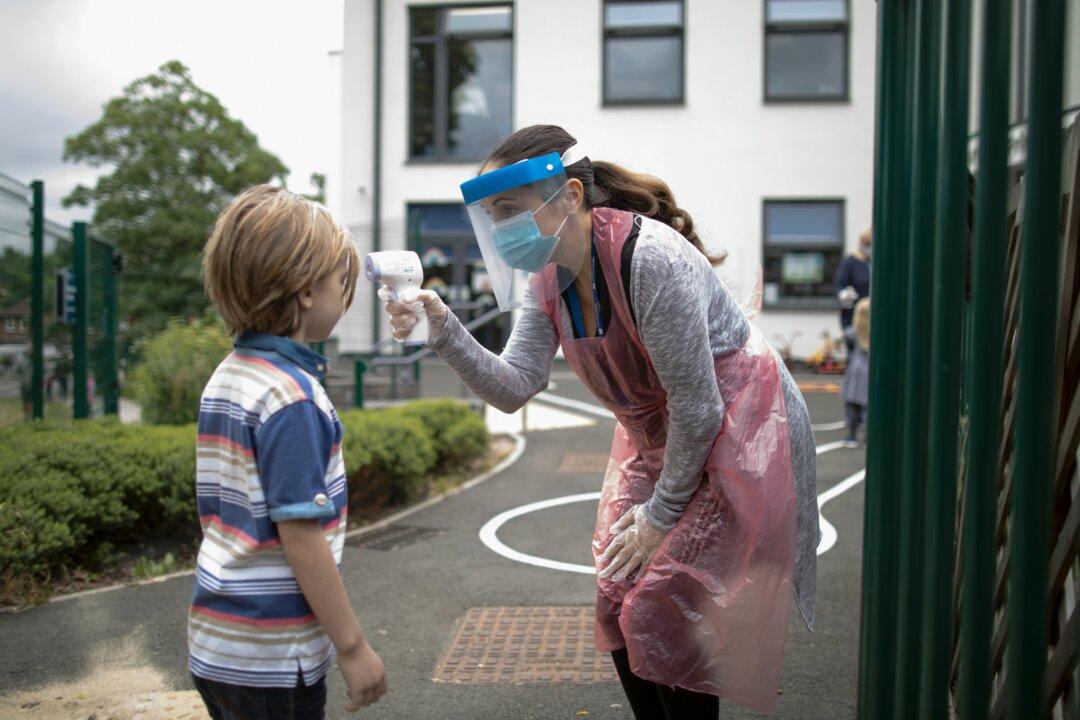 COVID-19 Lockdowns ‘Damaged a Generation’: Former Chief Medical Officer