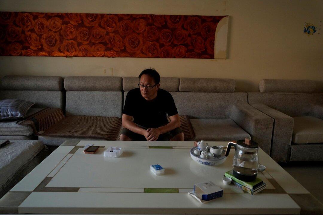 Chinese Human Rights Lawyer Chased out of 13 Homes in 2 Months as Pressure Rises on Legal Advocates