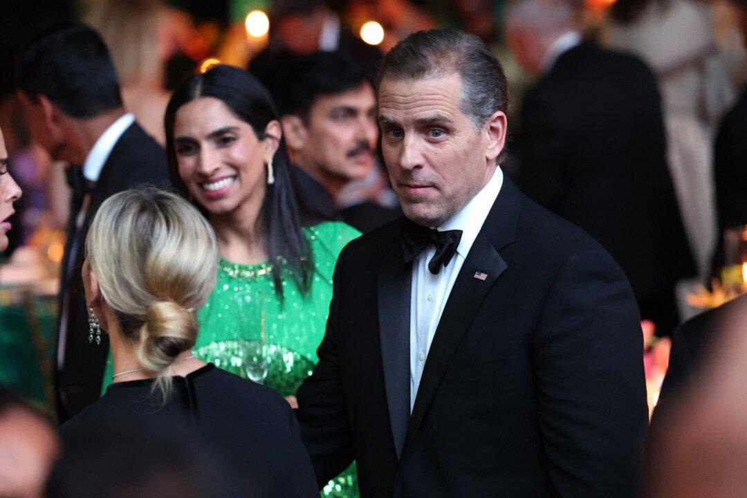 Hunter Biden, Attorney General Enjoy White House Dinner After First Son Charged With Crimes