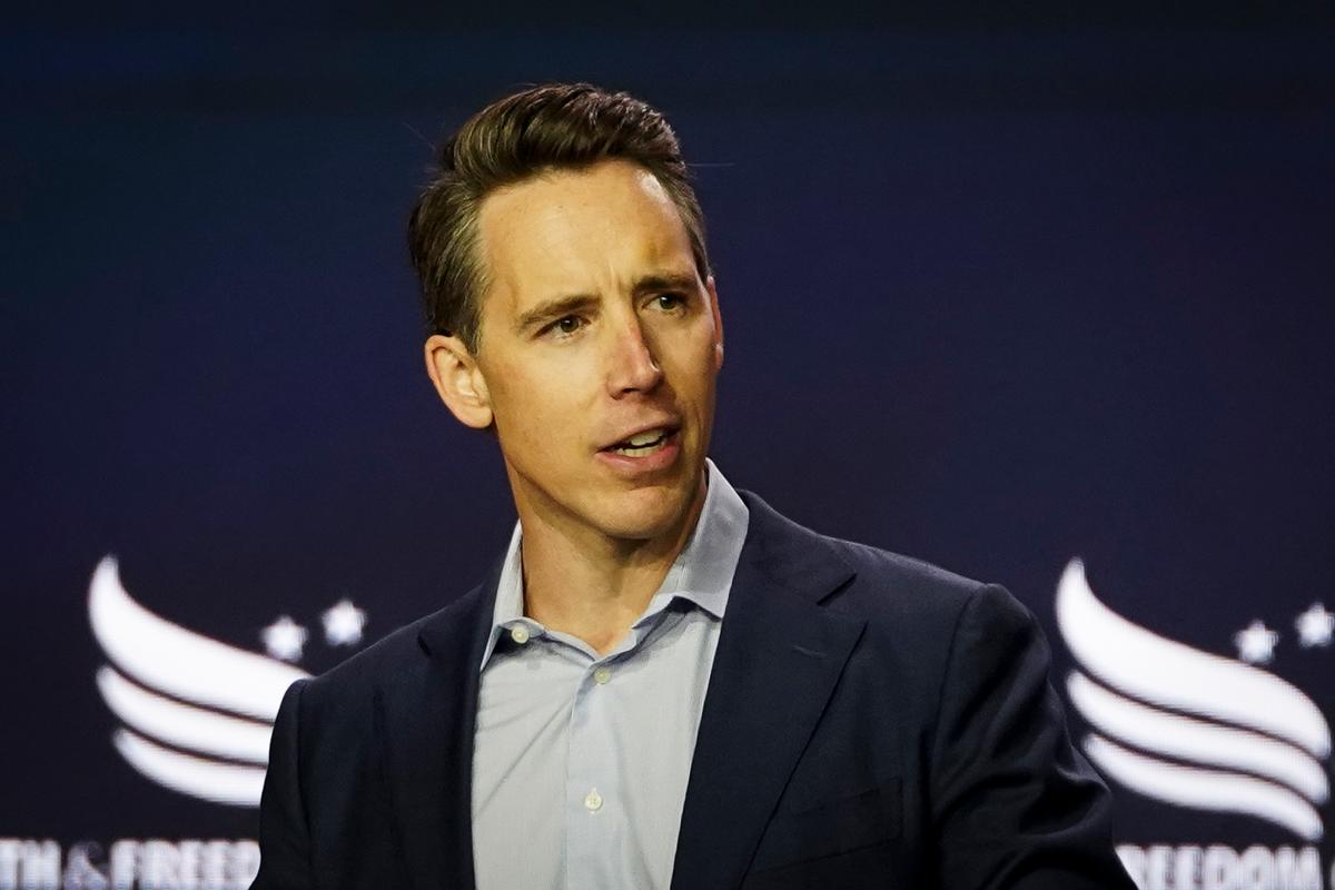 Sen. Hawley Confronts Pro-Beijing Protesters Who Stormed His Office