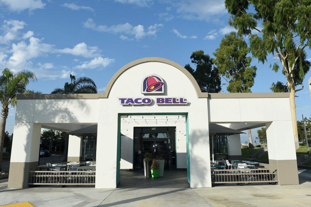 Taco Bell Closes Dining Rooms at 4 Oakland Locations Because of Crime