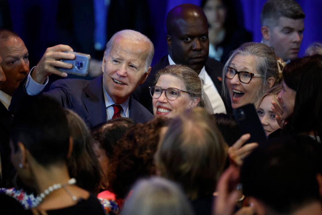 Biden Meets Pro-Abortion Groups on Anniversary of Roe v. Wade Reversal