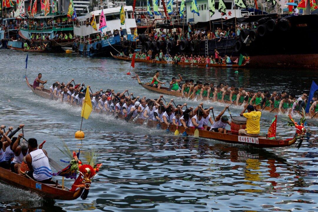 Hong Kong’s International Dragon Boat Races Return After 4-year Hiatus