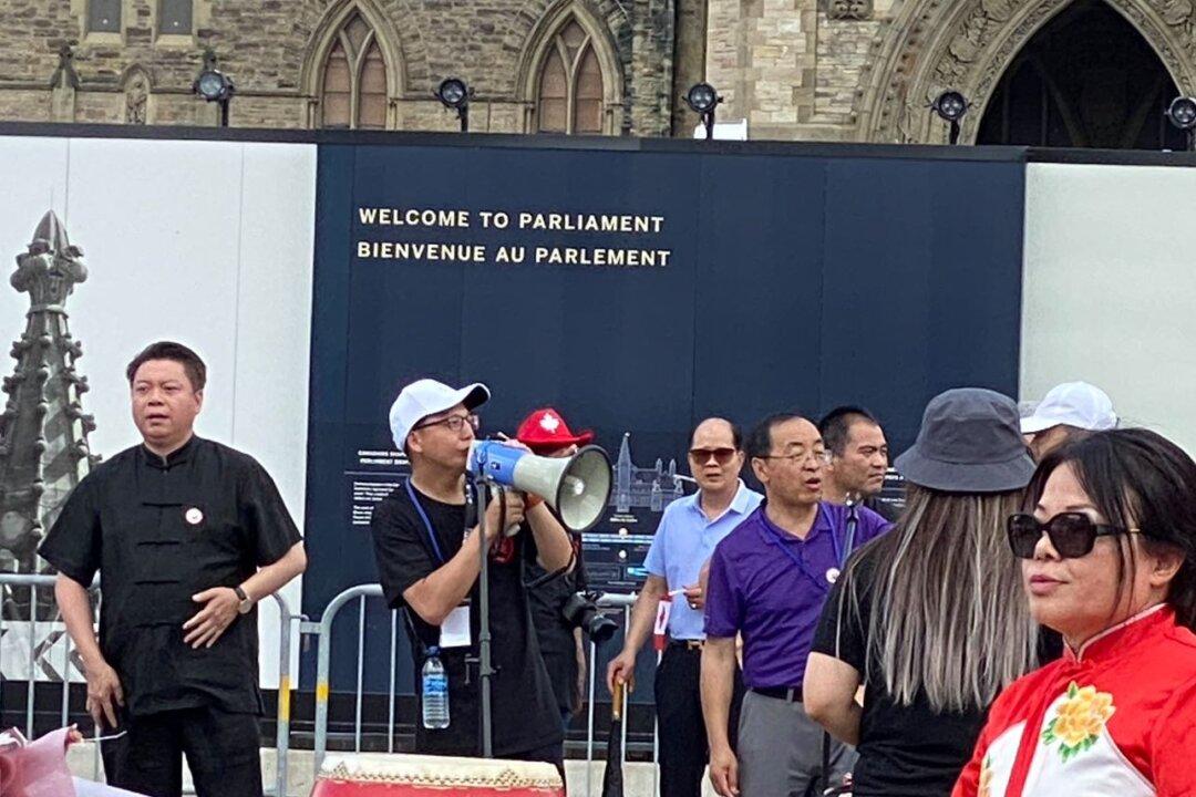 UPDATED: Opposing Foreign Agent Registry: Hundreds Offered Money, Bus Ride to Join Parliament Hill Protest