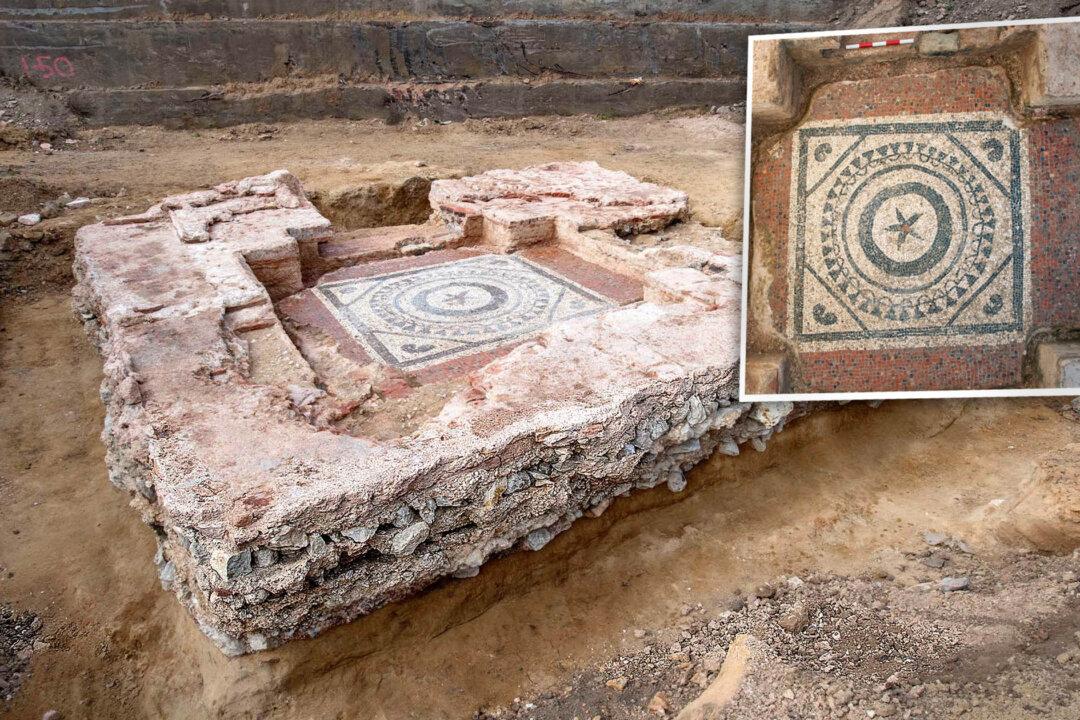 ‘The Most Intact’ Roman Mausoleum and Mosaic Uncovered in Rubble of New Building Site in London