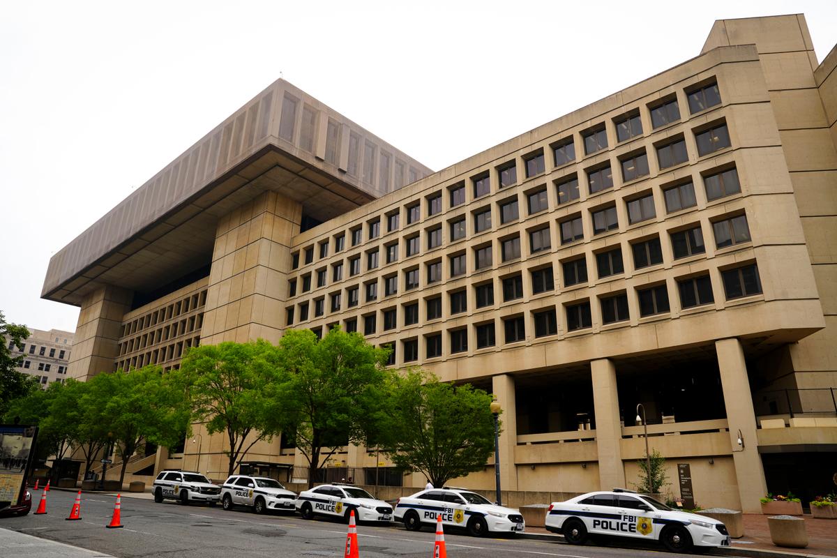 Internet Users Must Be Alert to App-Hacking Technique, FBI Warns