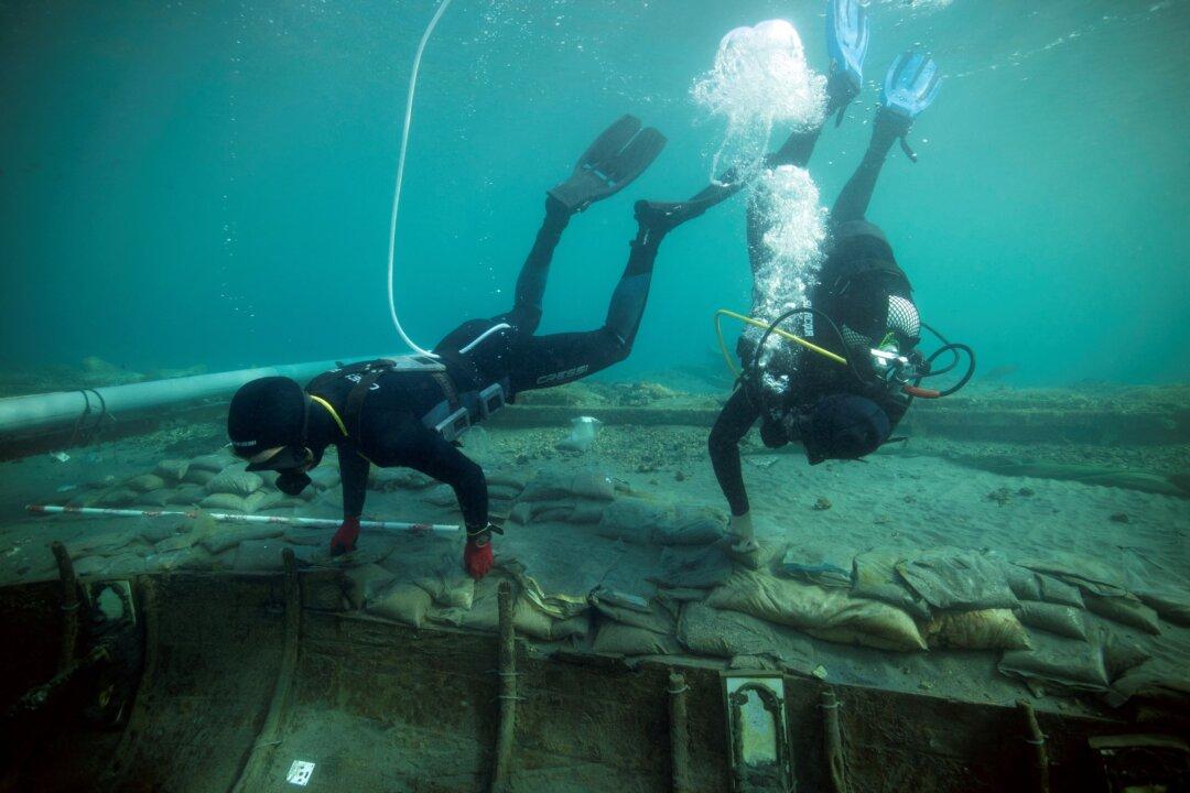 Spanish Archaeologists Plan Rescue of 2,500-Year-Old Phoenician Shipwreck