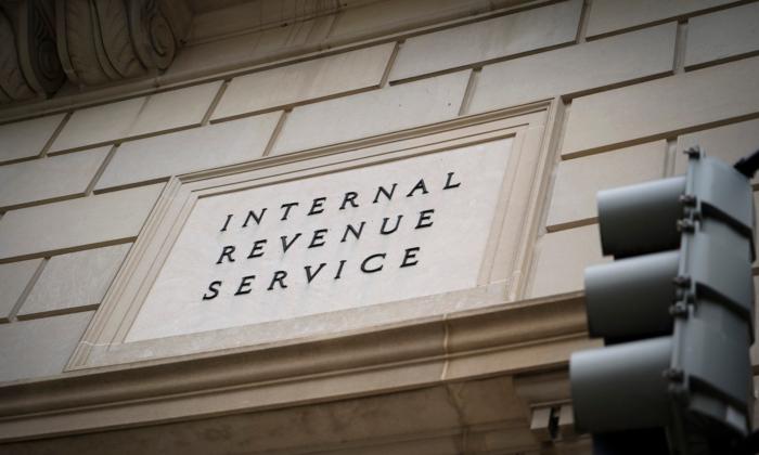 ‘Revolving Door’: Watchdog Finds That IRS Agents Often Work For Big Accounting Firms