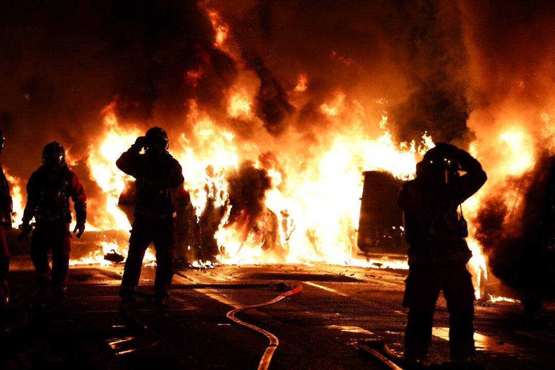 UK Warns Citizens to Avoid Riots in France
