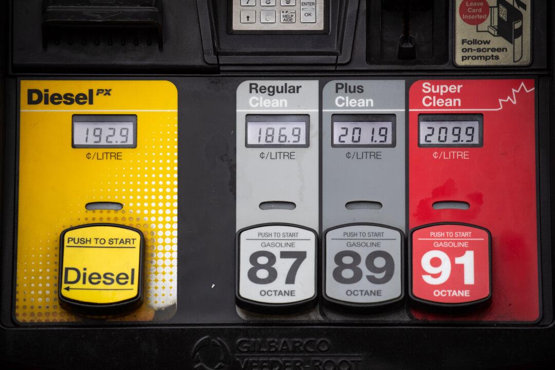 Poilievre Calls for ‘Fuel Tax Holiday’ From Victoria Day to Labour Day