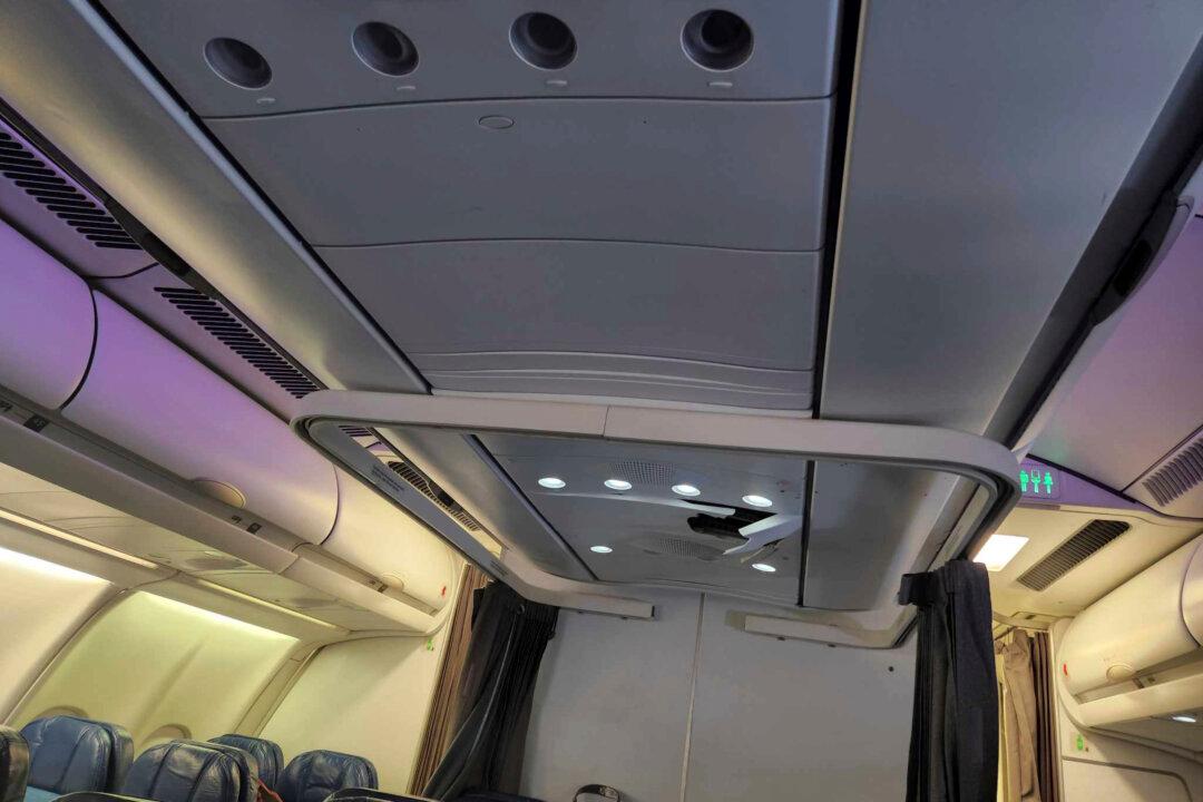 7 Injured in Turbulence on Hawaiian Airlines Flight to Australia